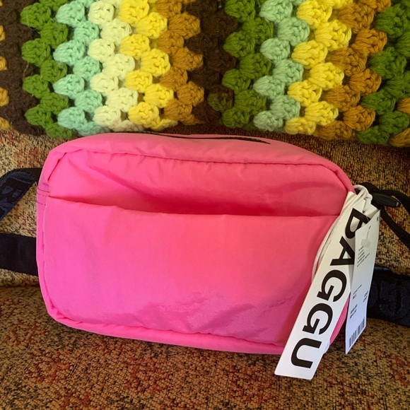 Baggu Azalea Pink camera bag NWT - Picture 3 of 6